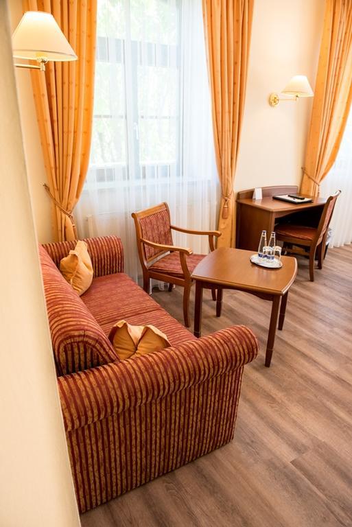 Hotel Angerbraeu Мурнау-ам-Штаффельзе Екстер'єр фото