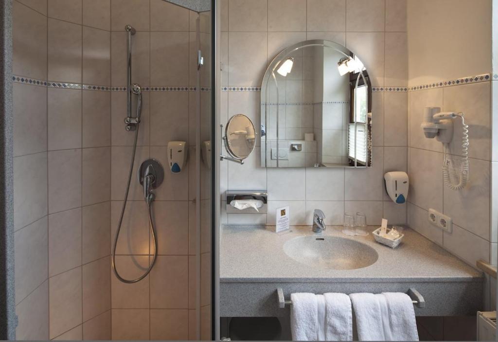 Hotel Angerbraeu Мурнау-ам-Штаффельзе Екстер'єр фото